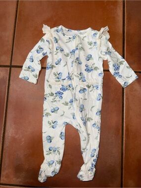Jessica Simpson White Footed Pajamas‎ with Blue Floral Print